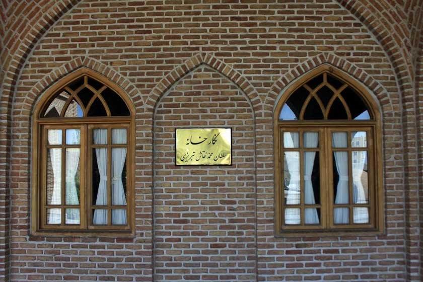 مقبره دو كمال تبریز-52H6GjCoRZ