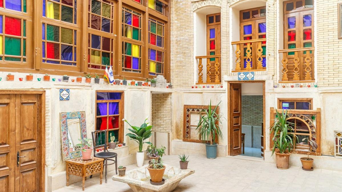 هتل سنتی پنج دری شیراز-6OEeeDxwlE