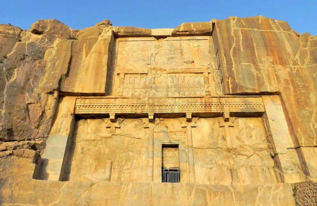 آرامگاه اردشیر دوم-78XI0ufiOb
