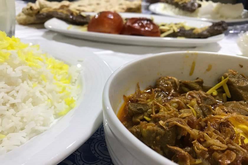 رستوران دیزی سرای سنتی شیخ صفی اردبیل-7EaJv7waBQ