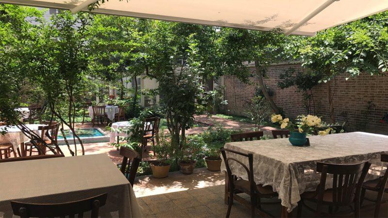 رستوران های روباز تهران-7ha7tHHwQp