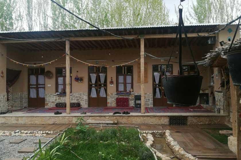 اقامتگاه بوم گردی هزارچشمه هفشجان شهركرد-8JltPmHYPO