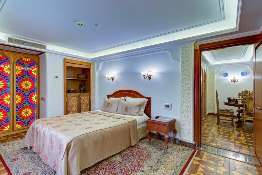  هتل قصر طلایی مشهد 