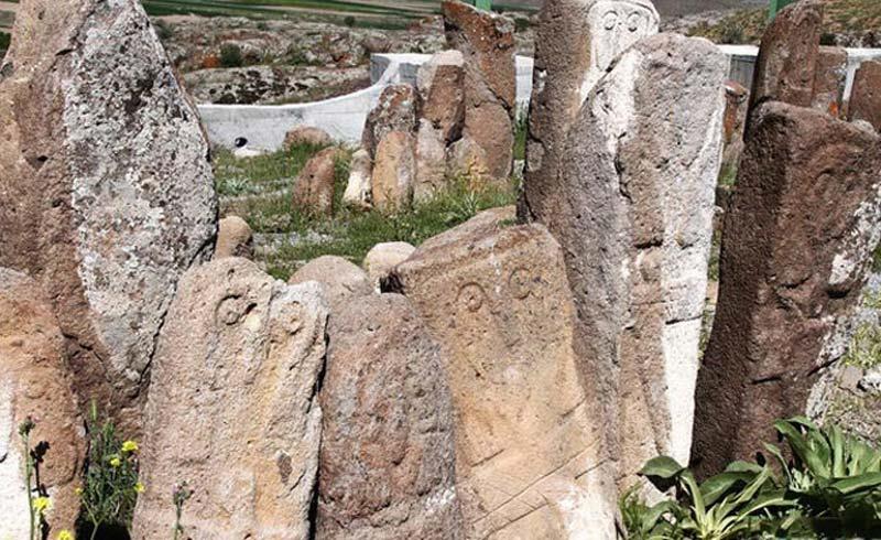 قبرستان دانسفهان-8PNvXSeBnG