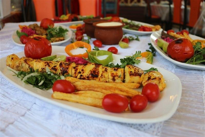 رستوران شهر ابریشم لاهیجان-A5vQ8uMrD6