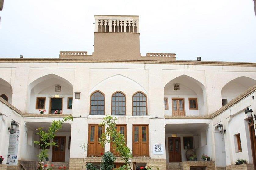 رستوران كافه سنتی تدین سمنان-AAOaBUuwn1