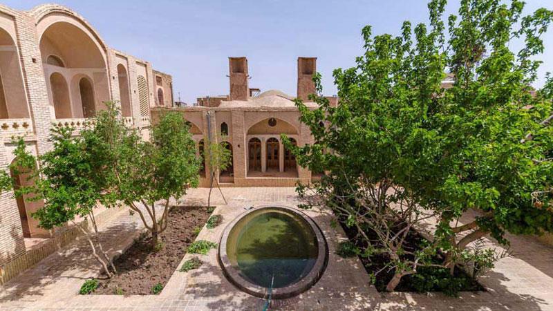 عمارت هشت بهشت زواره-AEpqg7Ao7x