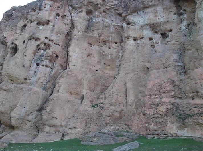 دخمه سنگی یوسفكند-BDIPOWkktA