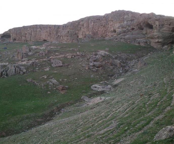 دخمه سنگی یوسفكند-BOtgYx21HH