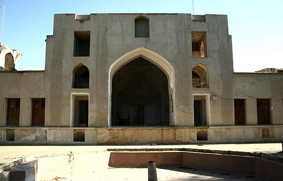 باغ نشاط لار وحمام آن-BW468S4LJh