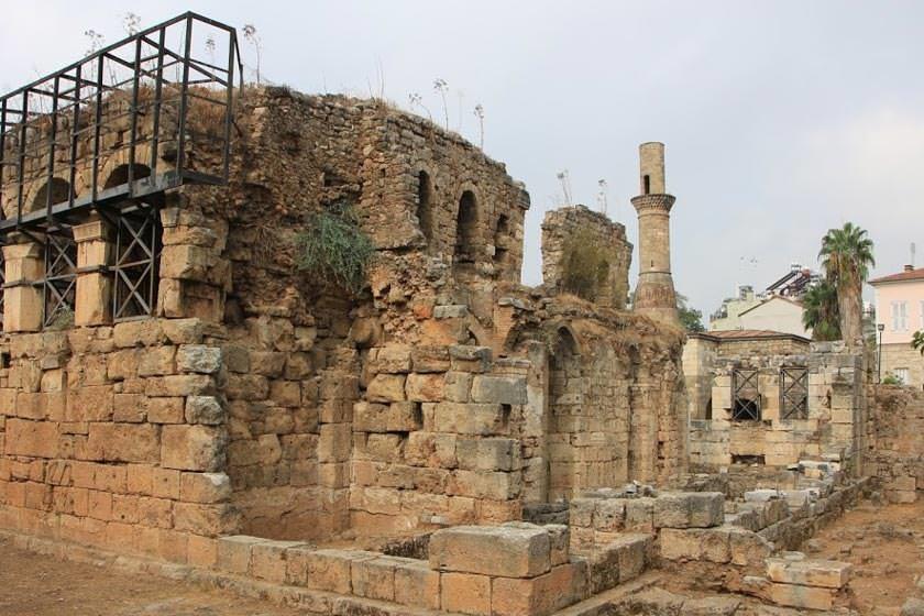 مسجد مناره شكسته (مسجد كسیك مناره)-BaNVqlDgYA