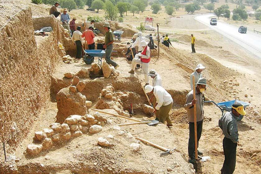 مدرسه الیزابت در دامنه دنا-CXIj9vkXV7