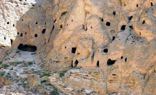 غارهای دستكند-CsK4LOIBWs