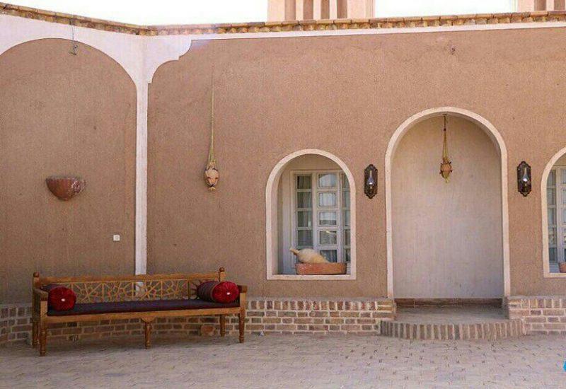 اقامتگاه بومگردی نمكزار سه قلعه سرایان-D2DB0Sbgb5