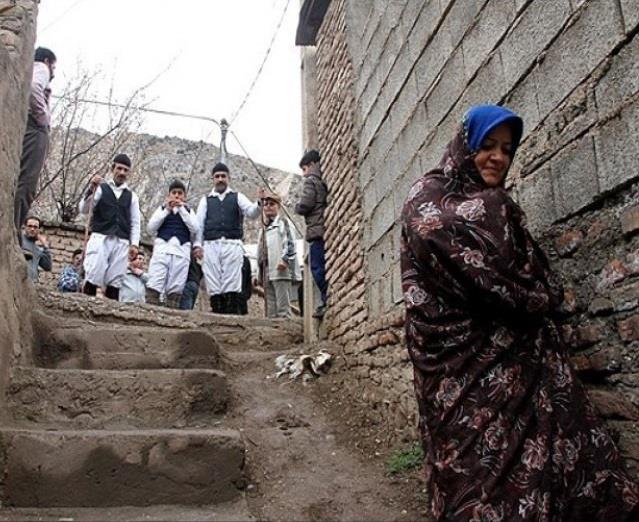 نوروز خوانی در روستای پنجاب آمل-DHDgCbaswQ