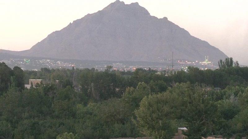 بام سبز خمینی شهر-DHLuepJAMJ