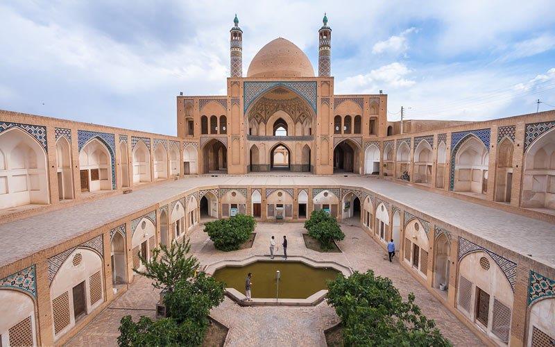جاهای دیدنی كاشان در بهار-DLW8W6fHYN