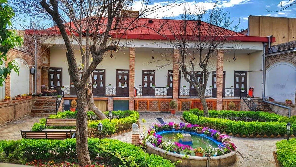 خانه مهربان تهران،خانه ای پابرجا با فراز نشیب های زمان-DdHkn7ck14