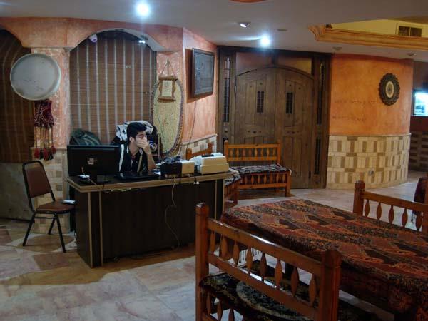 رستوران شاندیز آبشار كیش-DzIlUibtG8