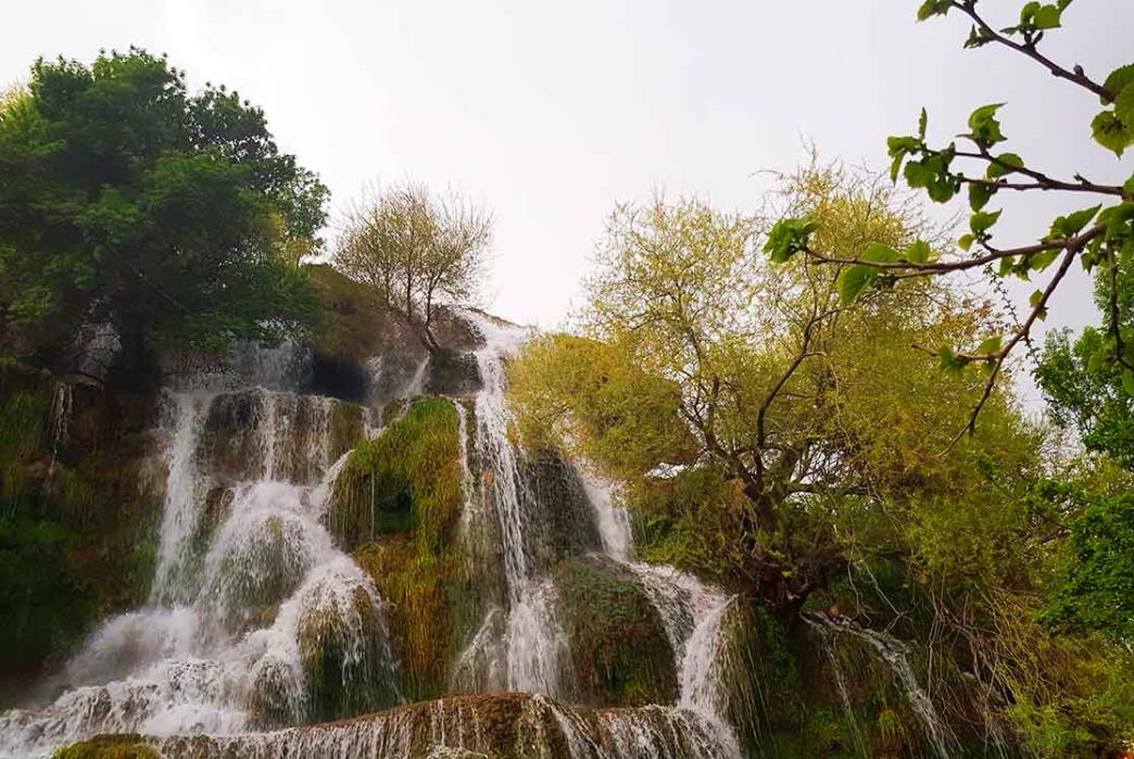 جاهای دیدنی اطراف اصفهان- بهترین مكان ها برای تفریح یك روزه-DzbG9cuUUF