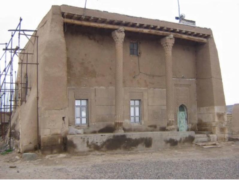مسجد اسنق-EUOliuCWrC