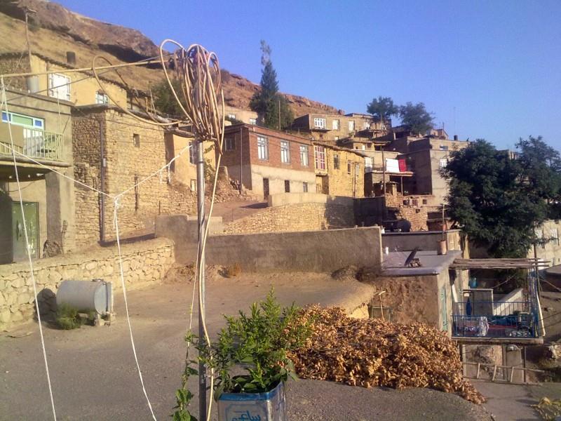 روستای رزاب-EYbkLsxkpy