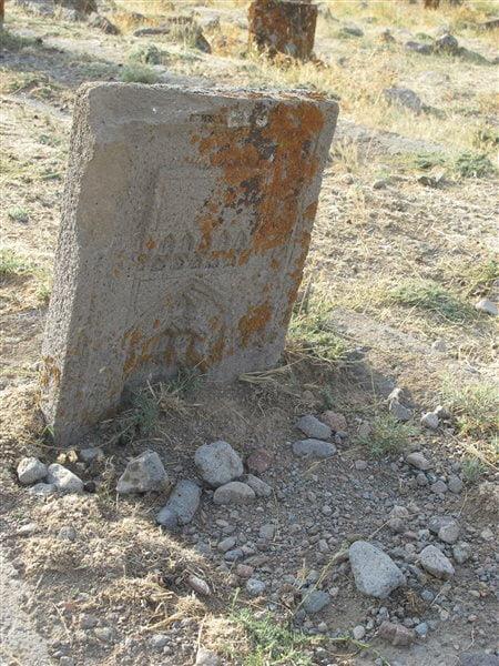 قبرستان تاریخی پینه شلوار-Ef1ckwBml5
