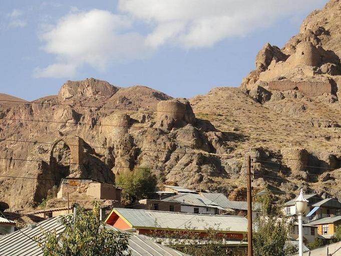 روستای یوش-EgKX4ChzlL