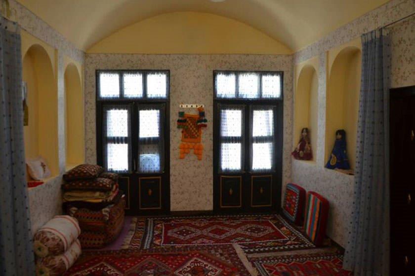 اقامتگاه بوم گردی قشقایی یزد-F1bSxoB8AA