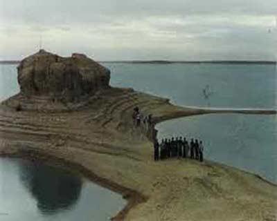 دریاچه چاه نیمه-FhcMIFSrZy