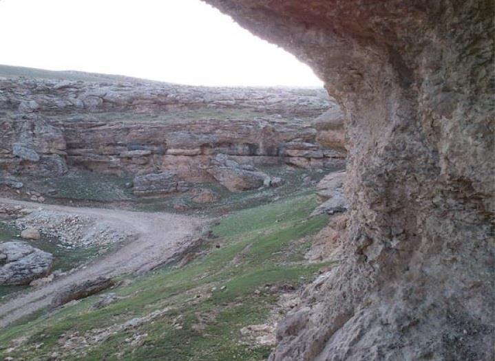 دخمه سنگی یوسفكند-G4hPPwzvdt