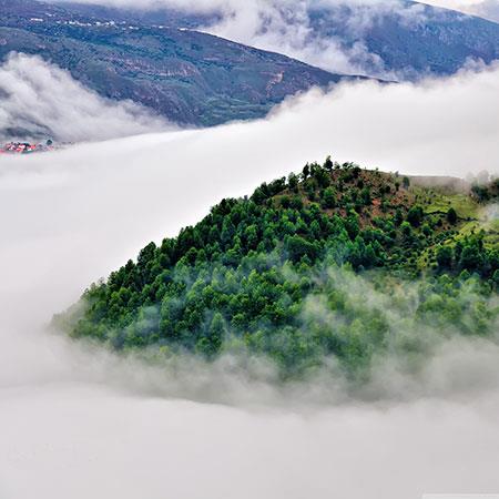 روستای فیلبند، روستایی عجیب و رویایی بر فراز ابرها-GLgJn1lcy2