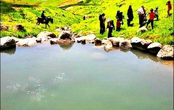 چشمه آب معدنی زمزمه-HIlVvH8jc6