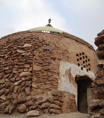 آرامگاه خواجه عكاشه آباده-HKaHbPqAWB