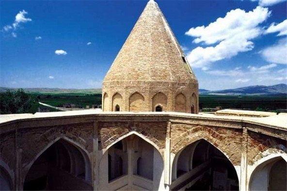 بقعه امامزادگان “زید و قاسم” ازنا با قدمت تاریخی ۱۰۰۰ ساله-HdQtJSpNg7