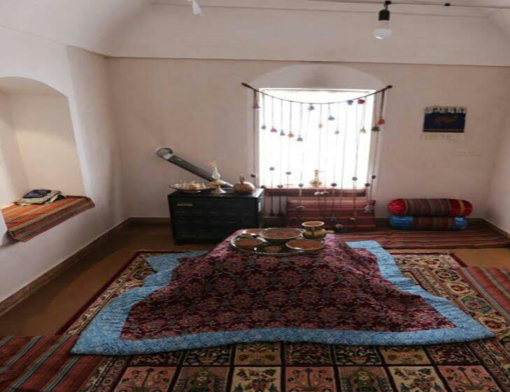 اقامتگاه بومگردی نمكزار سه قلعه سرایان-Iou7EICojc