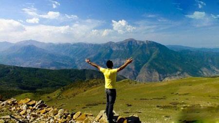جاذبه های كوهنوردی در كوه لاكمر-J3z3Ei0ysY