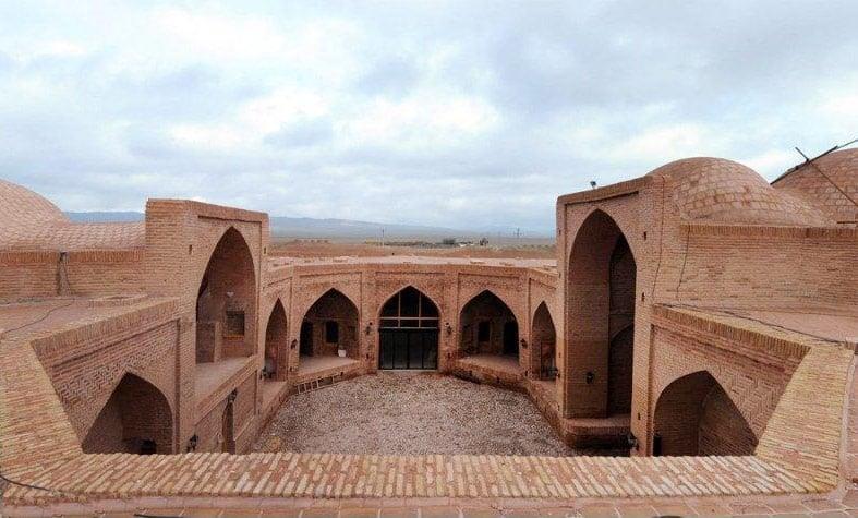 میامی ایران ، سرزمین كاروانسراها و دشتهای پرگل-JlL6YXC5eg