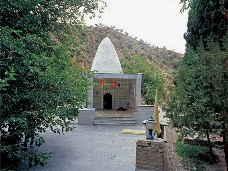 مقبره بابایادگار-Jvh73YXc08