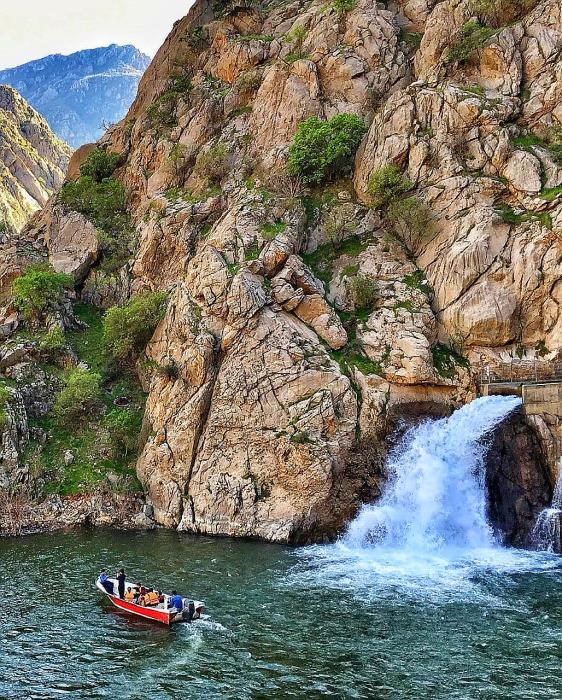 چشمه بل یا رود كانی بل (كوتاه ترین رودخانه دنیا)-JxjUYvcffG