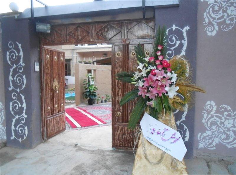 سفره خانه سنتی چوبین شهركرد-L0fjnuHekB