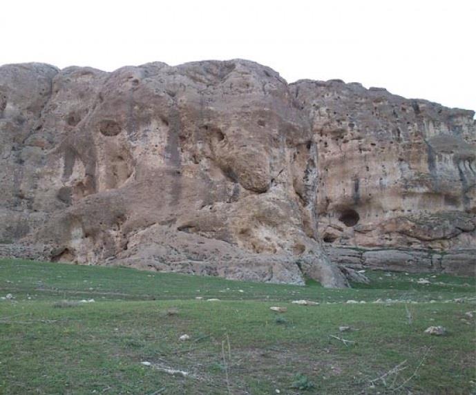 دخمه سنگی یوسفكند-LLDPhQtN5u