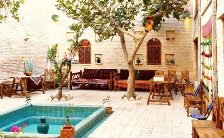 اقامتگاه بوم گردی شیراز لذت زندگی در طبیعت-LMDNjeuji3
