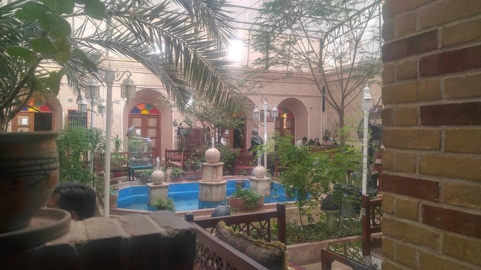 سفره خانه مشتاقیه-LRbuJW0OYO