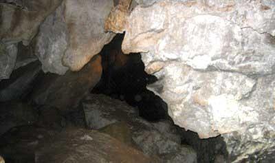 غار كان گوهر-LrPiE5wAEs