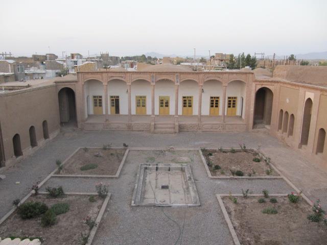 خانه قدیمی حاجی خان یاور-MEUpY0m2eg