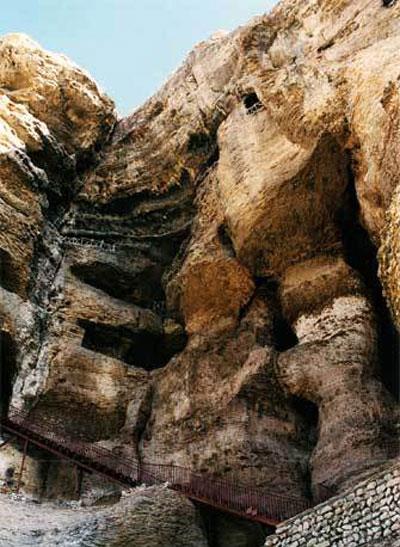 غار لالون-NivwzWdfr4
