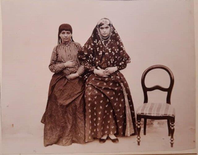 سلفی دست جمعی ناصر الدین شاه در كاخ گلستان-OVq462BM44