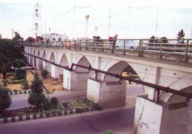 پل دوازده چشمه-OfiLomWnUG
