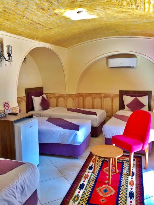 هتل سنتی پنج دری شیراز-OxPSzCG8JL